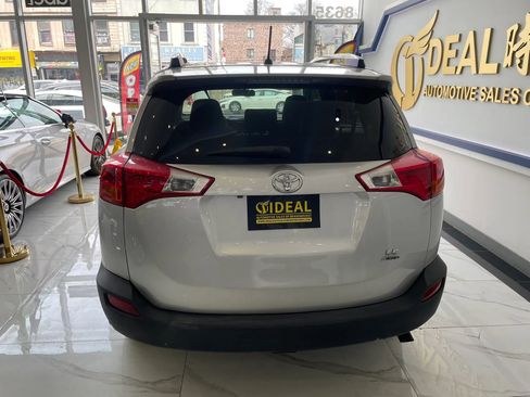 Used 2014 Toyota RAV4 LE image 5