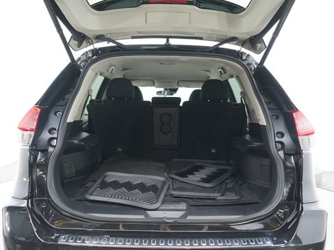 Used 2020 Nissan Rogue SV AWD/4WD image 16