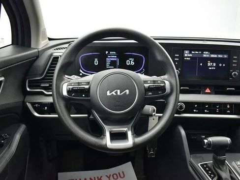 Used 2025 Kia Sportage LX image 20