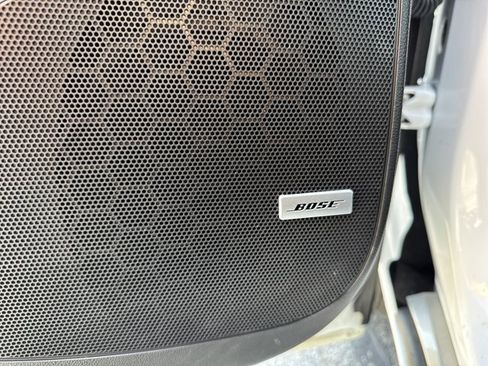 Used 2024 Buick Enclave Premium image 17