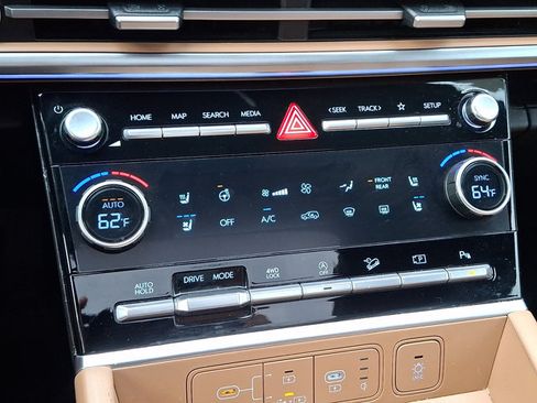 Certified 2025 Hyundai Santa Fe Limited AWD/4WD image 16