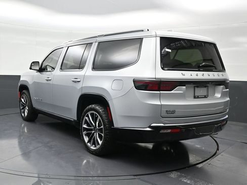 Used 2022 Jeep Wagoneer Series III w/ Premium Group I image 3