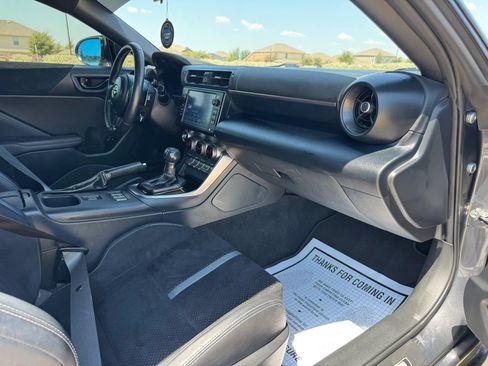 Used 2023 Toyota GR86 Premium RWD image 27