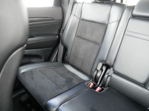 Used 2022 Jeep Grand Cherokee Laredo X AWD/4WD image 12