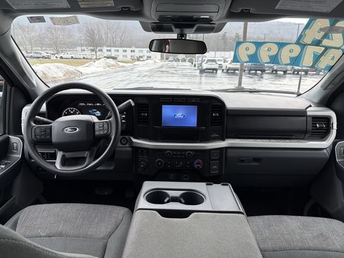 Used 2024 Ford F250 XLT image 6