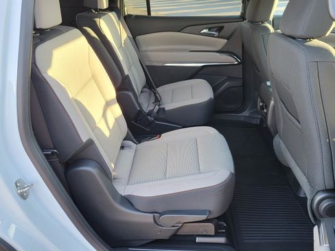 New 2026 Chevrolet Traverse LT w/ Driver Confidence Package FWD image 11