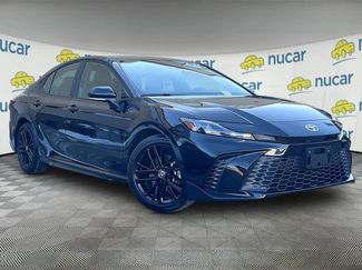 Used 2025 Toyota Camry SE video 1