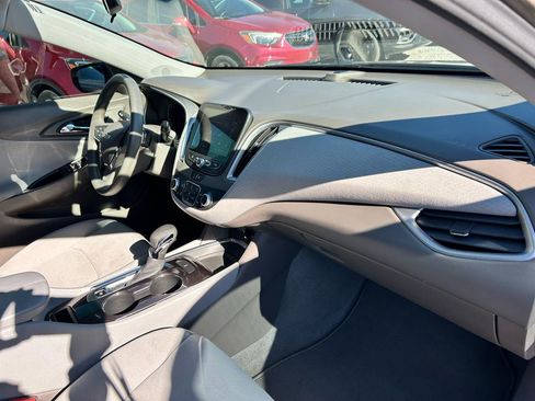 Used 2022 Chevrolet Malibu LT FWD image 8