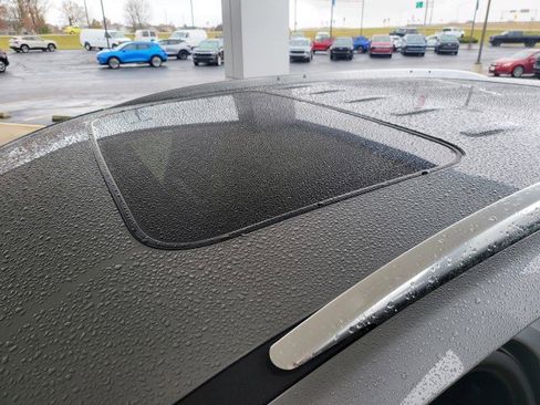 Used 2024 Buick Enclave Essence w/ Experience Buick Package image 2