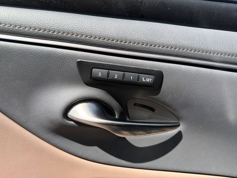 Certified 2025 Lexus ES 350 w/ Premium Package FWD image 29