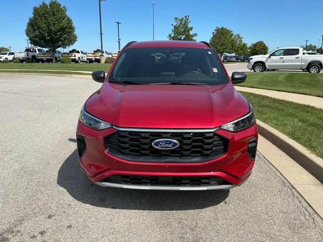 Used 2024 Ford Escape ST-Line w/ Cold Weather Package FWD image 9