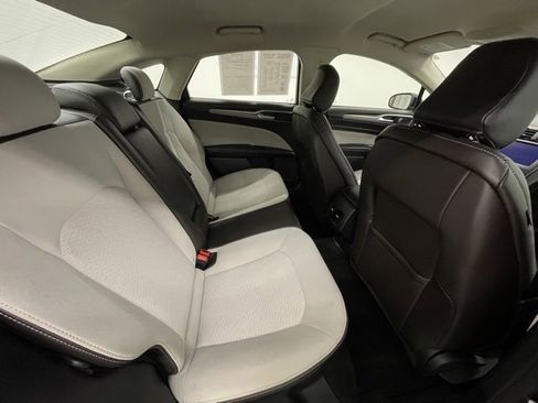 Used 2020 Ford Fusion SE w/ Equipment Group 151A image 6