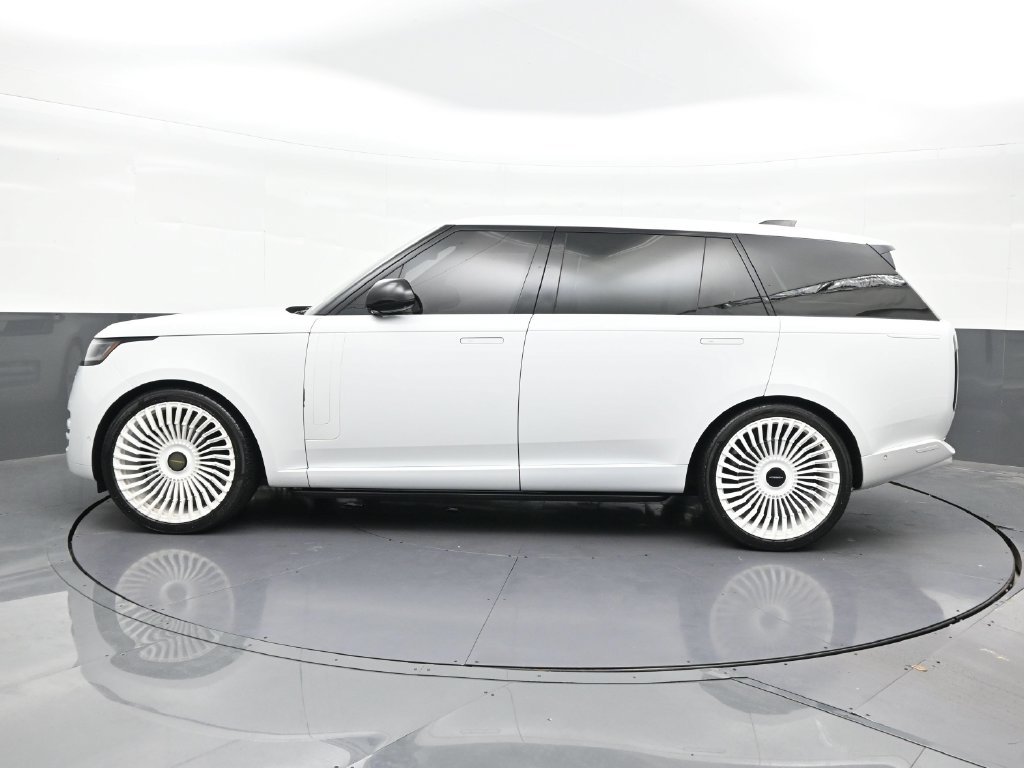 Used 2024 Land Rover Range Rover Long Wheelbase SE AWD/4WD image 2