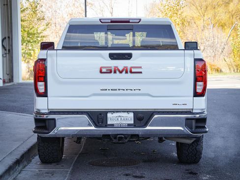Used 2023 GMC Sierra 1500 SLE w/ Preferred Package image 4