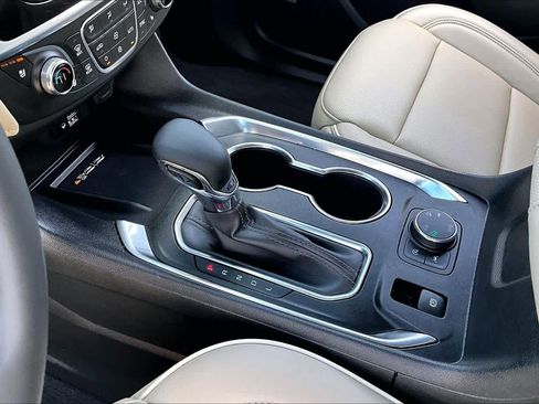 Certified 2023 Chevrolet Traverse Premier image 16