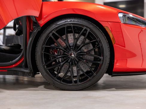 Used 2023 McLaren GT image 23