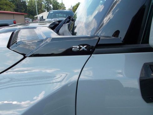 New 2025 GMC Hummer EV 2X image 9