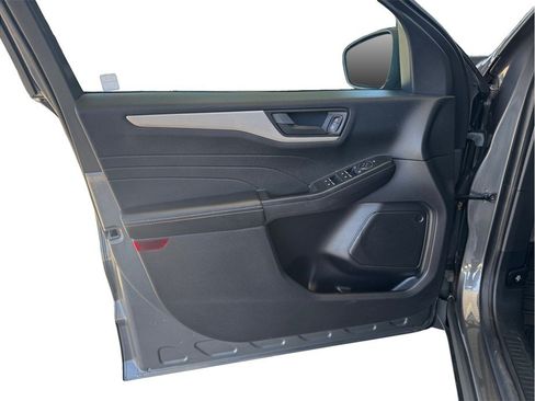 Used 2022 Ford Escape SE w/ Convenience Package FWD image 17