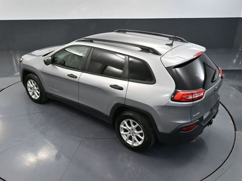 Used 2017 Jeep Cherokee Sport w/ Cold Weather Group image 50