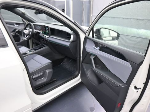 New 2026 Volkswagen Tiguan SE R-Line image 43