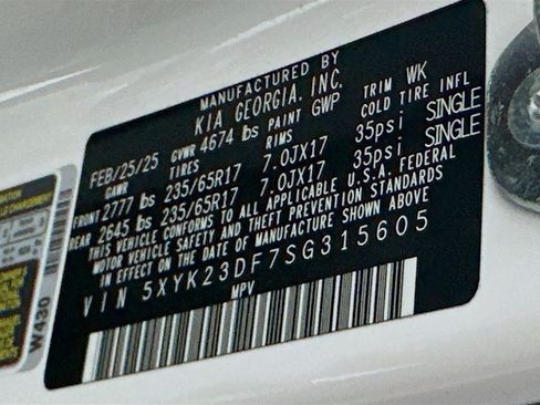 Used 2025 Kia Sportage LX FWD image 12