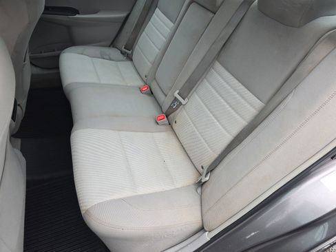 Used 2017 Toyota Camry LE image 17