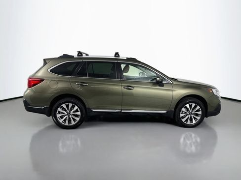 Used 2019 Subaru Outback 3.6R Touring w/ Popular Package #3A AWD/4WD image 8