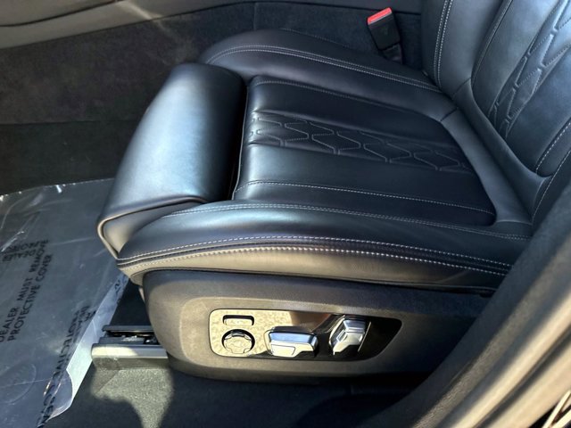 Used 2025 BMW X6 xDrive40i w/ Executive Package AWD/4WD image 19