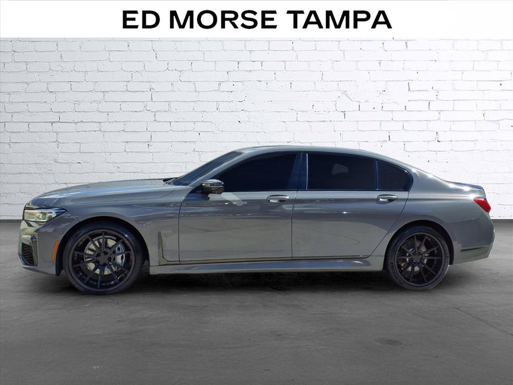 Used 2022 BMW 740i w/ M Sport Package RWD image 2
