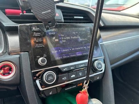 Used 2020 Honda Civic EX image 13