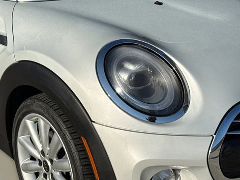 Used 2019 MINI Cooper 4-Door Hardtop w/ Signature Upholstery Package image 10