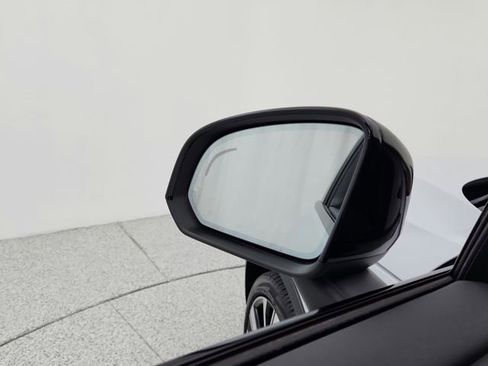 Certified 2022 Volvo XC40 P8 Recharge Plus image 32