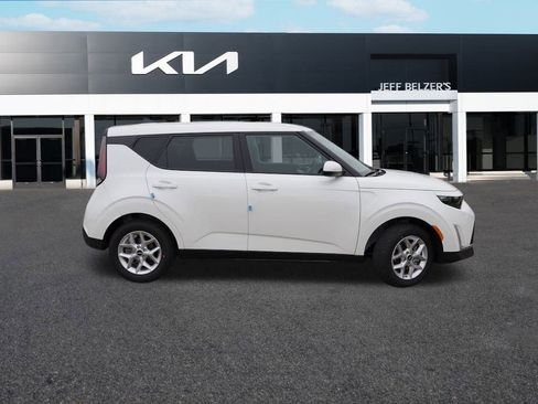 New 2025 Kia Soul LX w/ LX Technology Package image 2