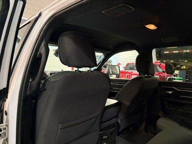 Used 2025 RAM 2500 Big Horn AWD/4WD image 33