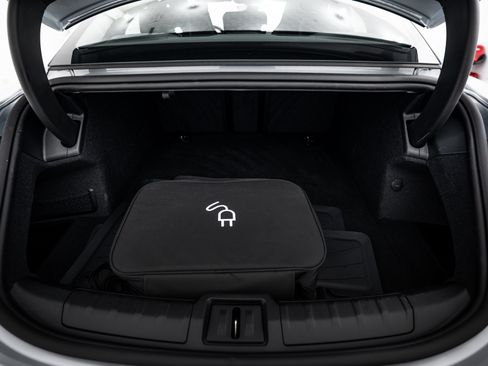 Certified 2021 Porsche Taycan image 23