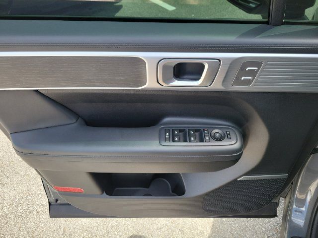 Used 2024 Hyundai Santa Fe Limited FWD image 18