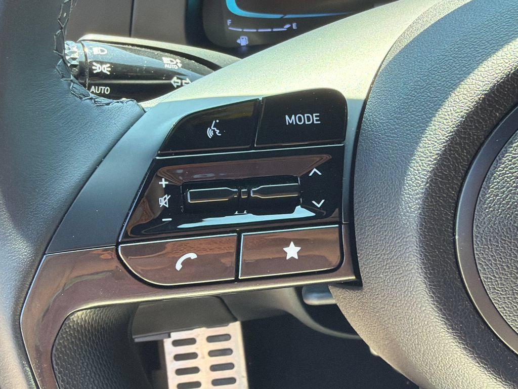 Certified 2025 Hyundai Elantra Sport FWD image 22