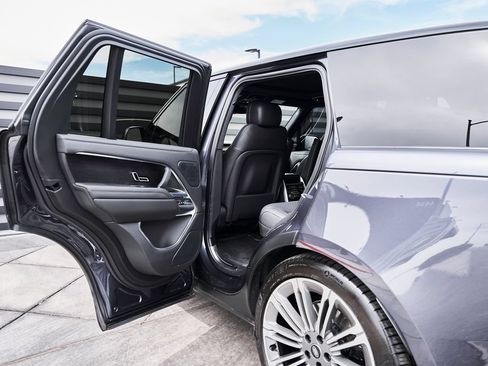 Used 2025 Land Rover Range Rover SE AWD/4WD image 26