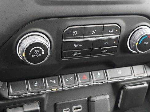 Used 2024 Chevrolet Silverado 2500 Custom w/ Custom Convenience Package image 19