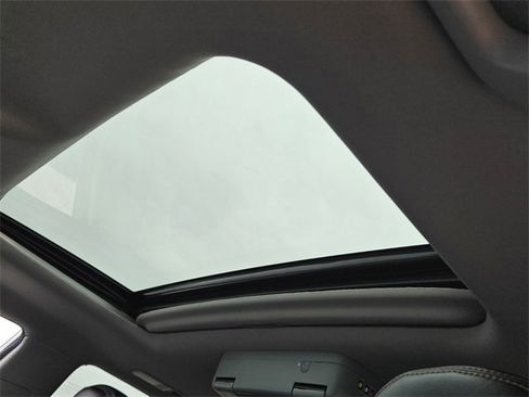 Used 2018 Toyota Highlander XLE image 20