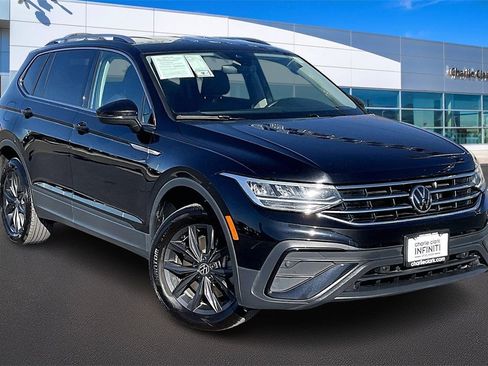 Used 2024 Volkswagen Tiguan SE image 12