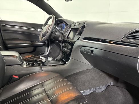 Used 2023 Chrysler 300 S image 30