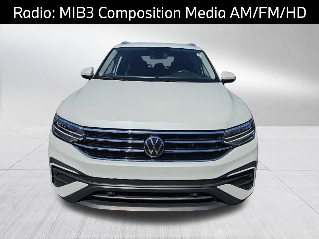 Certified 2023 Volkswagen Tiguan SE FWD image 3