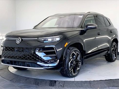 New 2026 Volkswagen Tiguan SEL R-Line image 2