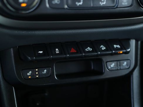 Used 2022 Chevrolet Colorado Z71 image 17