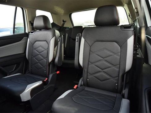 New 2026 Volkswagen Atlas Peak Edition image 22