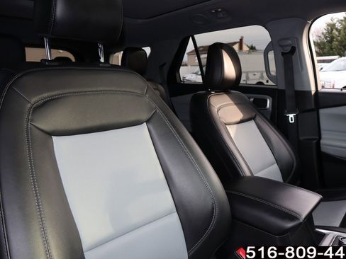 Used 2022 Ford Explorer XLT w/ Equipment Group 202A image 23