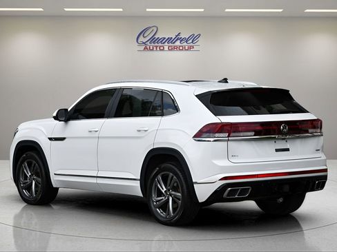 Used 2024 Volkswagen Atlas Cross Sport SEL R-Line AWD/4WD image 6