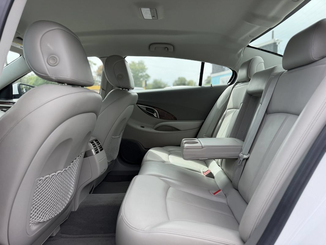 Used 2010 Buick LaCrosse CXL FWD image 16