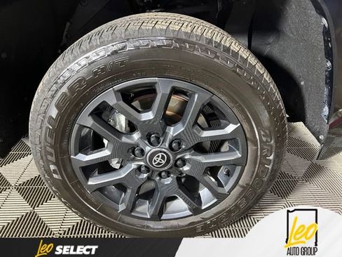 Used 2025 Toyota Tundra Platinum AWD/4WD image 23